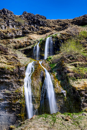 Small Waterfall near Seljalandsfoss Iceland 16-6-_0337