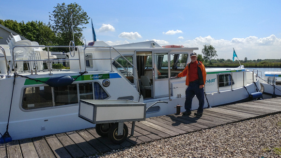 Phil Locaboat Base Loosdrecht Netherlands Canal Boat Tour 19-5-_4096
